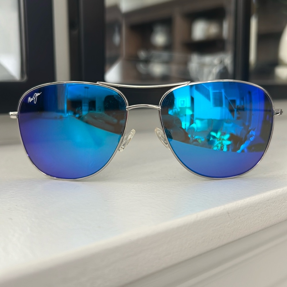 MAUI JIM POLARIZED AVIATOR SUNGLASSES